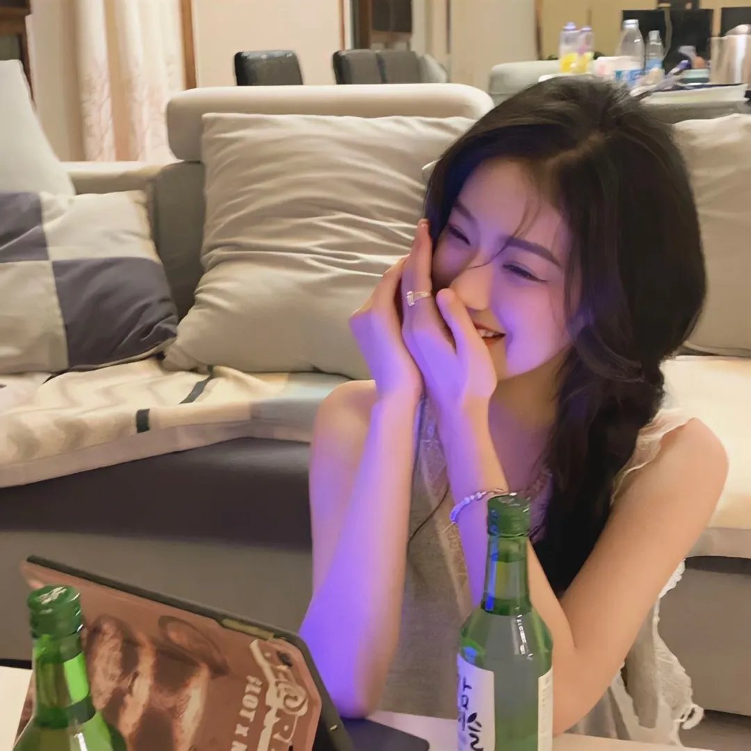 星二代又出大瓜：出道颜值引争议，网友群嘲，整整一周